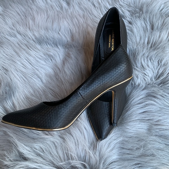 Andrew Marc New York Snakeskin Textured ,size 6M ,Black. - Picture 1 of 6